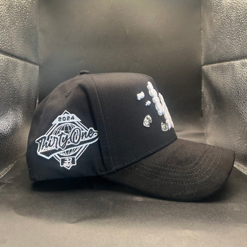 31 Hats LA clouds Negro