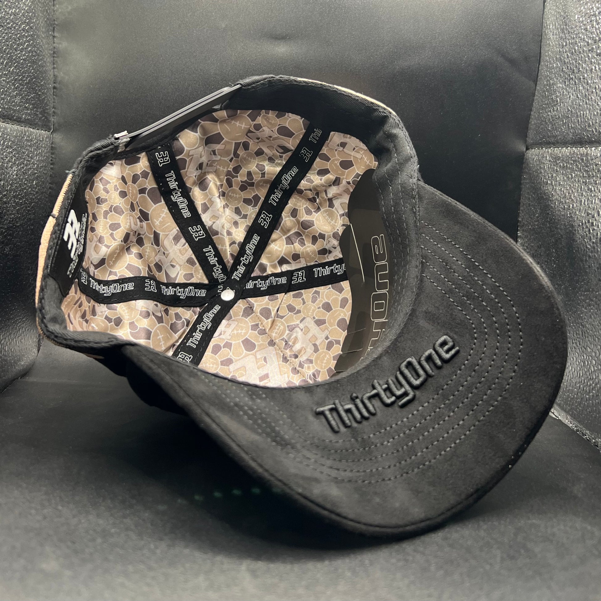 Gorra 31 Hats Murakami