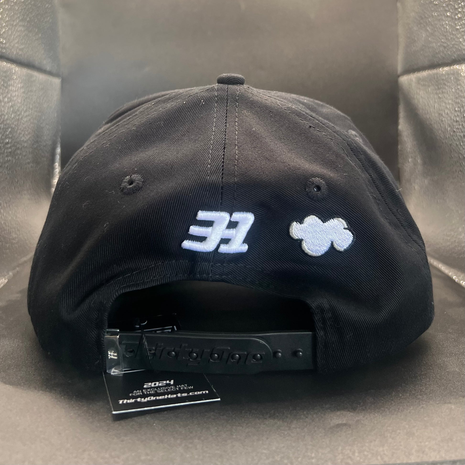 31 Hats LA clouds Negro