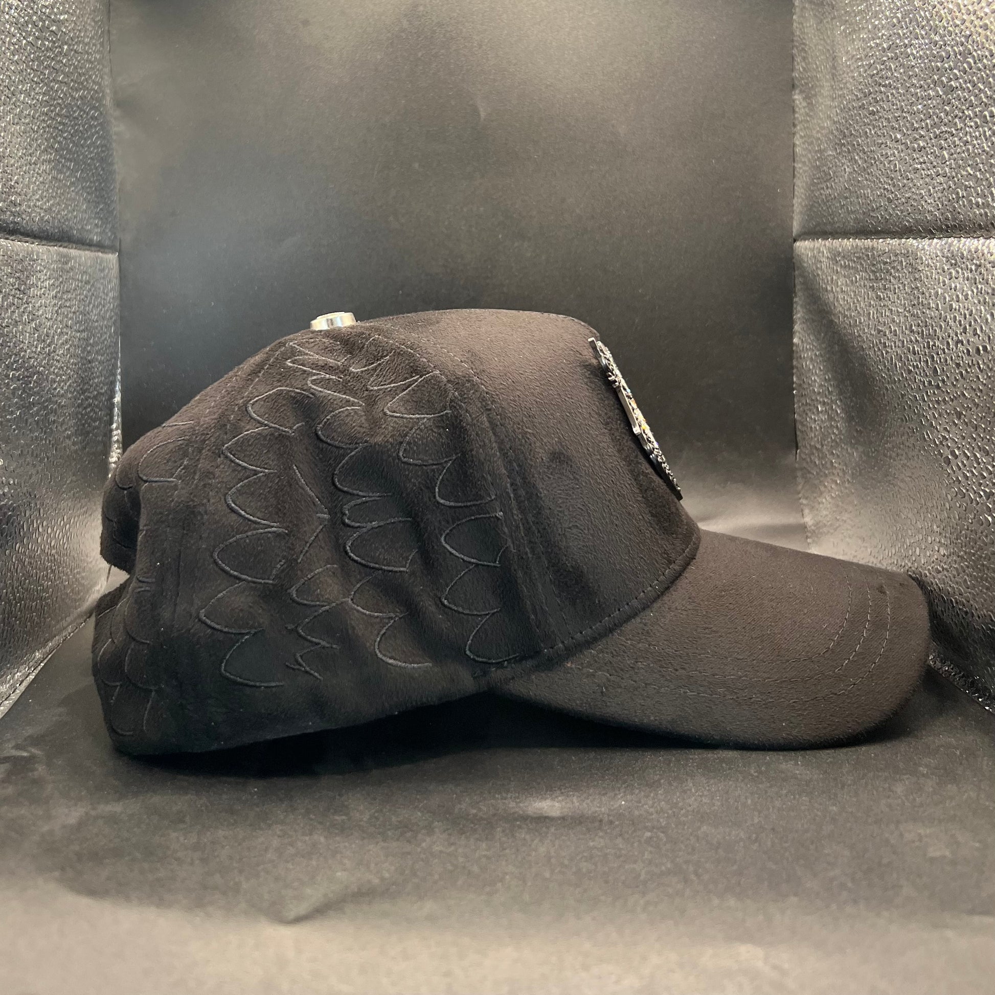 Barbas Hats x Luis R (El búho)